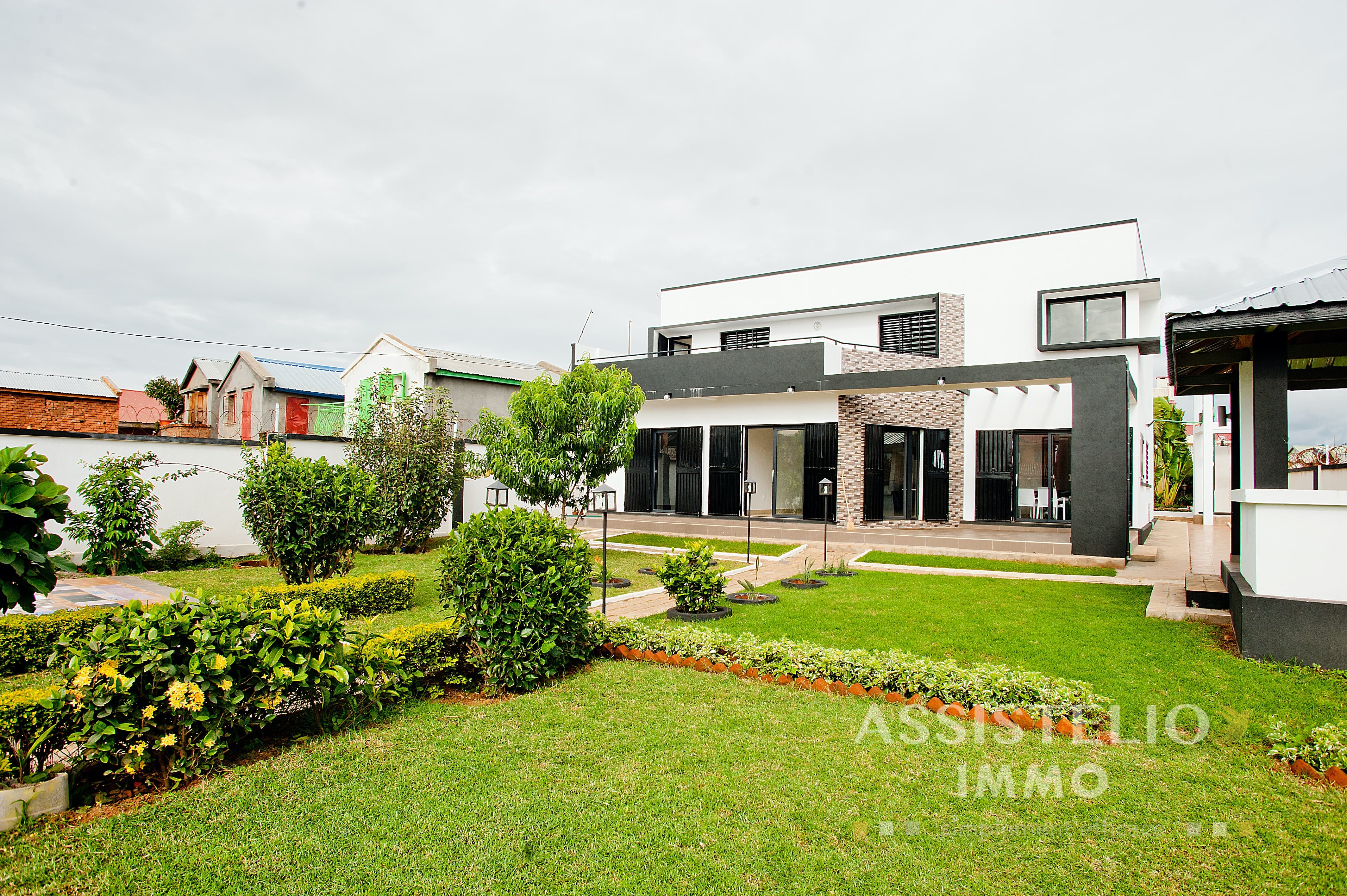 A VENDRE: Villa d&rsquo;exception à Ambodifasina (10 min La City)